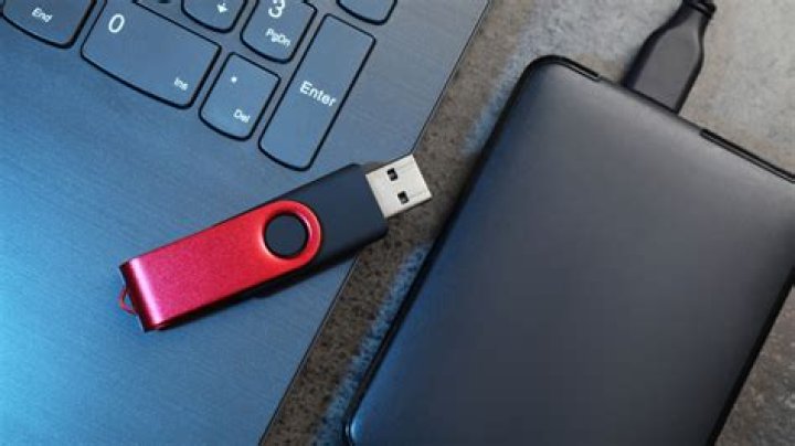 For PC gaming on external storage, should I use Flash or HDD (hard disk drive)?