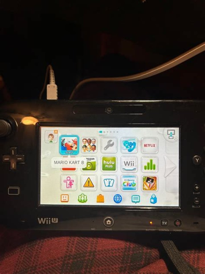 How can I upload screenshots from my Wii U?