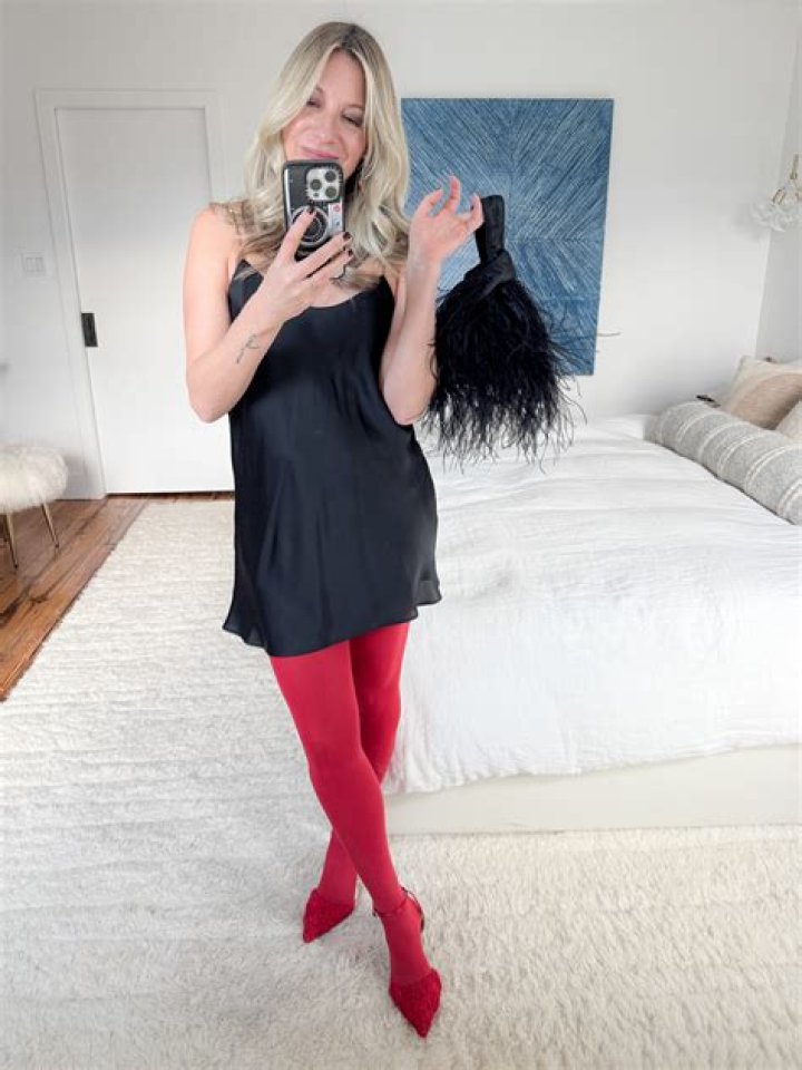 How Can I Wear Red's Wings Without Being Debuffed?