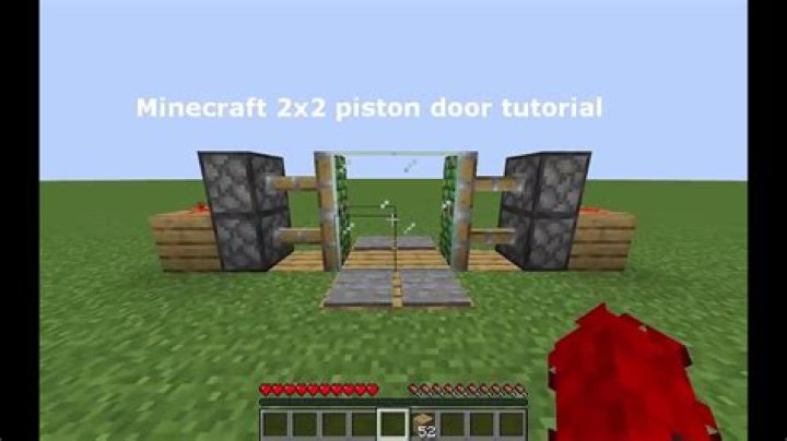 How do I correctly rewire this 2x3 flush piston door in 1.12.2 Minecraft Java Edition?