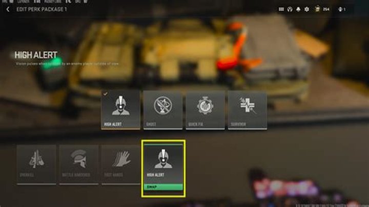 How do the bonus perks from the Advanced Warfare Center work?