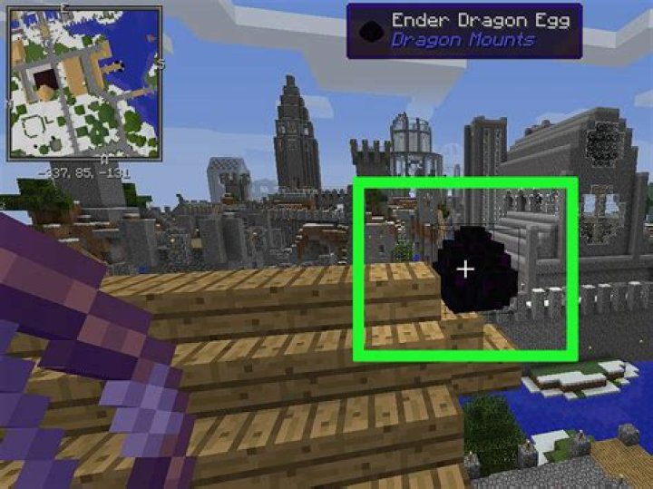 How to make mobs attack each other in Minecraft
