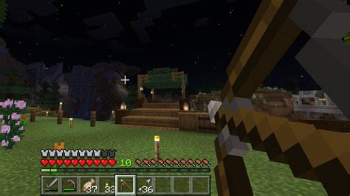 I can't aim or fire a bow in minecraft