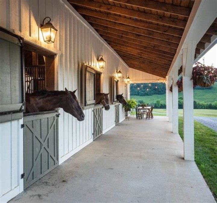 Is it possible to have a stable small community?