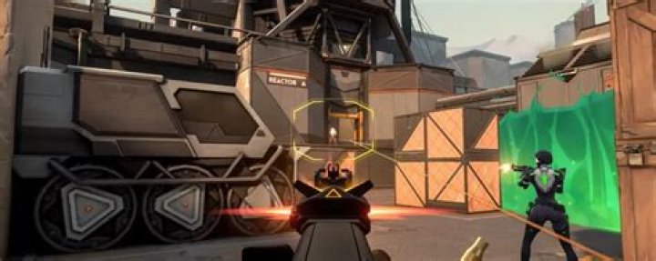 Is there a damage reduction for friendly fire on Valorant?