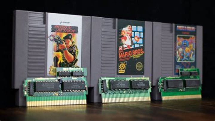 Should the red light on my NES flash when no cartridge is inserted?