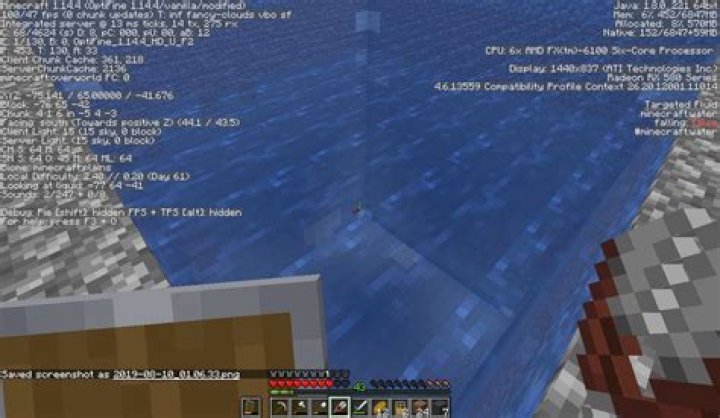 Squid isn't spawning in my farm (plz help) [duplicate]