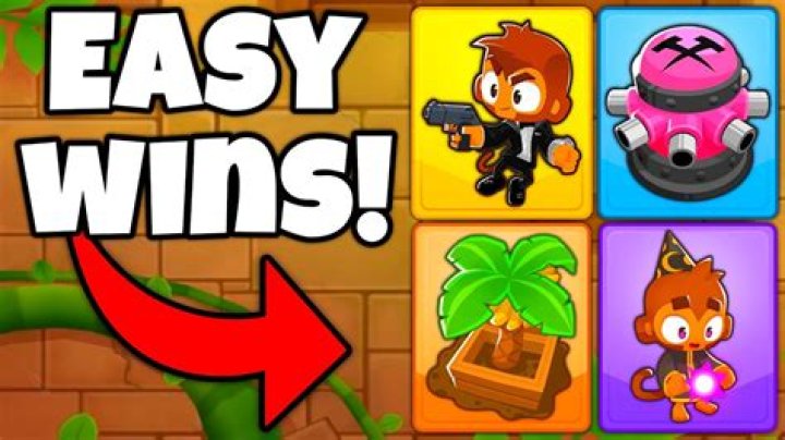 What is an effective strategy to win in Bloons TD Battles?