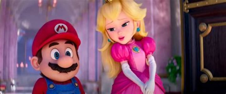 What is Princess Peach's protection super effect and what does it do?