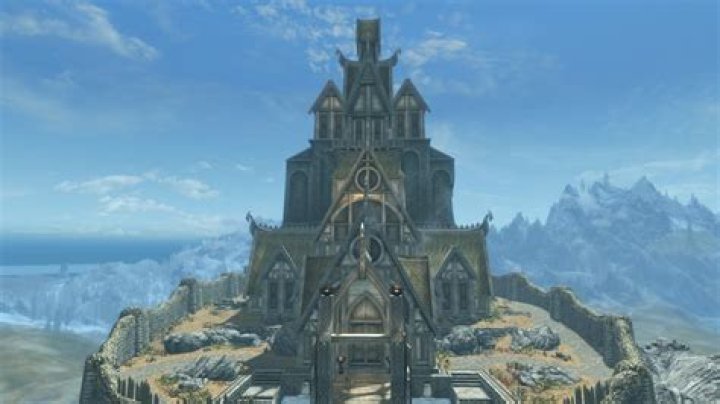 What is the purpose of the Jarl's map in the Dragonreach?