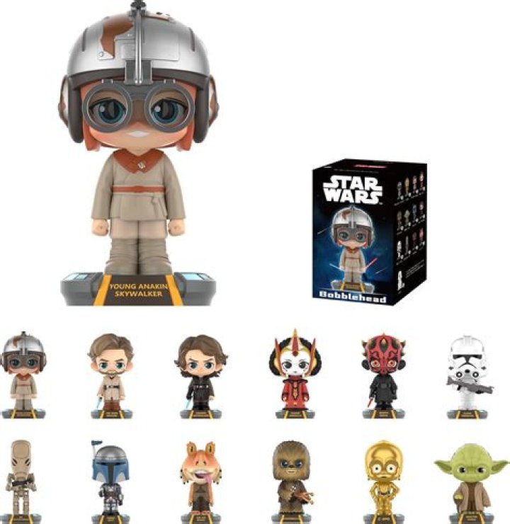 What SPECIAL bobbleheads are obtainable in the beginning?