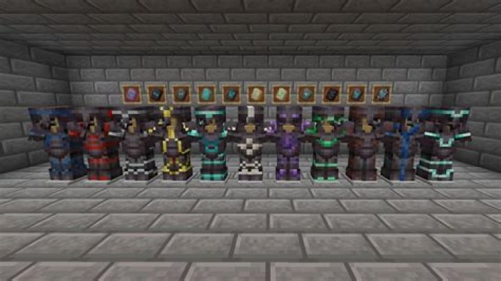 Which configuration of armor enchantments gives maximum protection?
